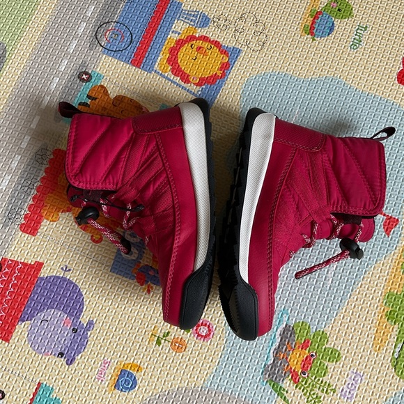 SOREL Whitney II Plus Snow Boot - Kids' girls Size 11  Red. Retail $80 New! - Picture 9 of 13